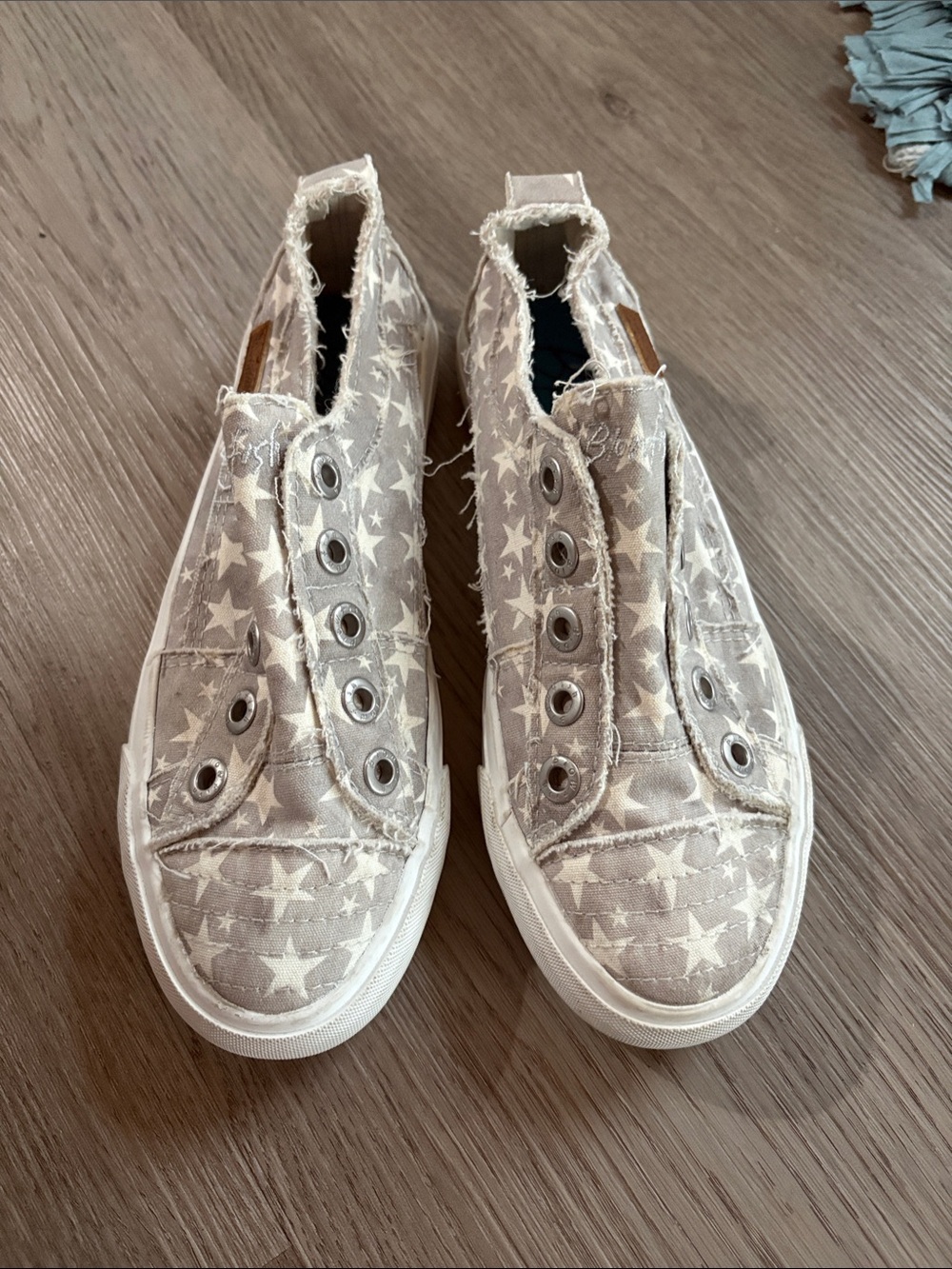 Star Print Slip-On Canvas Sneakers - Neutral Taupe